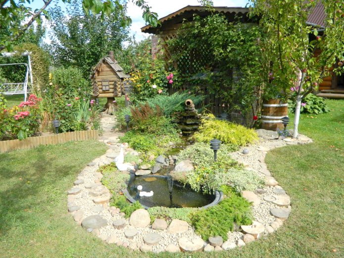 Gazebo, laghetto con fontana