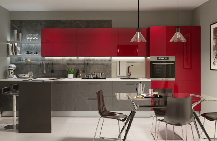 interno della cucina nei toni del grigio e del rosso
