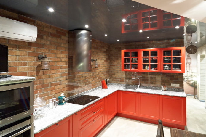 interno cucina rossa in stile loft