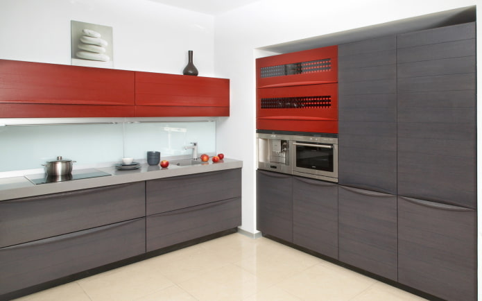 interno cucina rossa in stile minimalismo