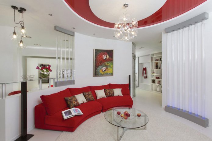 struttura del soffitto bicolore nell'ingresso