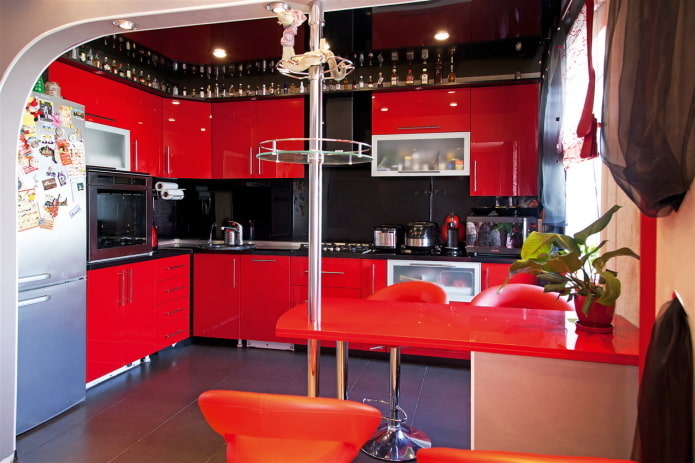 Cucina lucida e luminosa