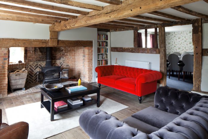 divano in velluto in stile chesterfield