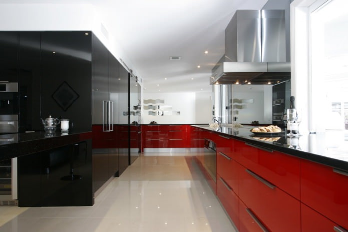 Set da cucina rosso e nero