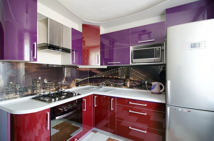Set da cucina rosso e viola