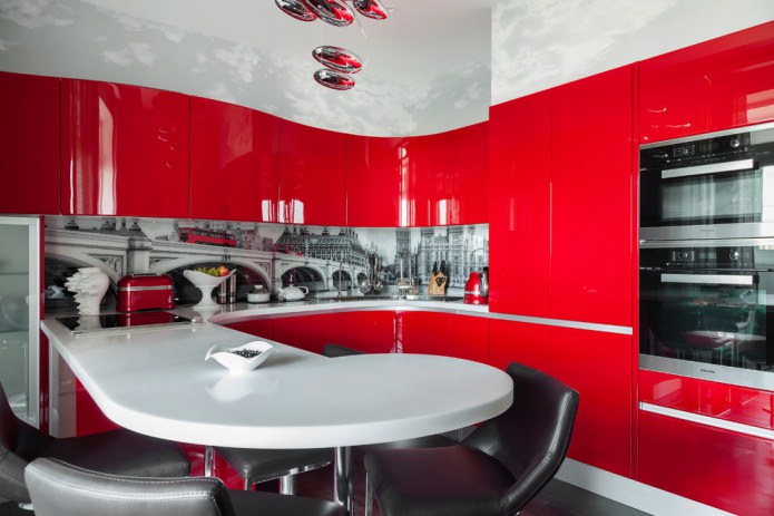 cucina nei toni del rosso