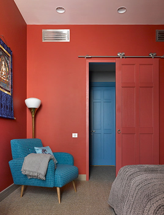 Cameretta rossa e blu