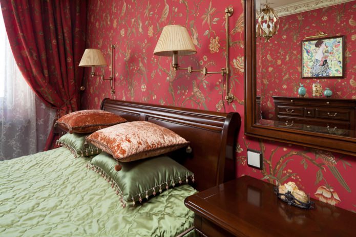 Stile classico di una camera da letto rosso oliva