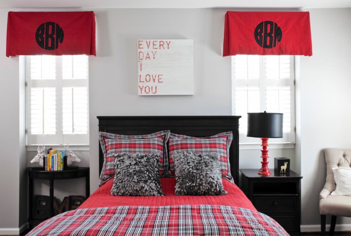 Interno della camera da letto nero-grigio-rosso