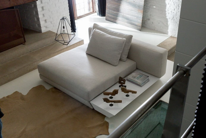 sedia pieghevole con tavolo all'interno