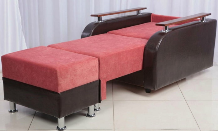 sedia pieghevole con pouf interno
