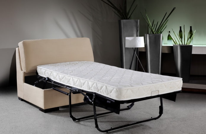 sedia pieghevole in stile minimalista