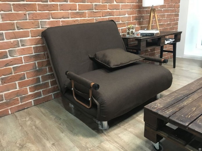 sedia pieghevole in stile loft