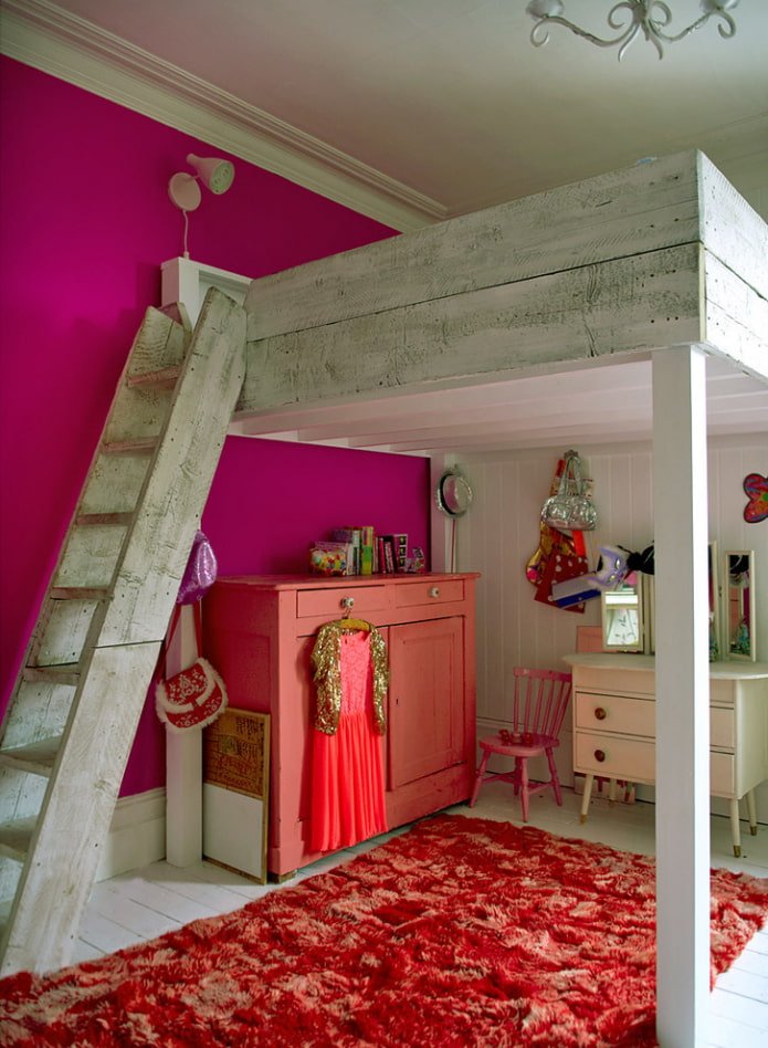 letto a soppalco con scale