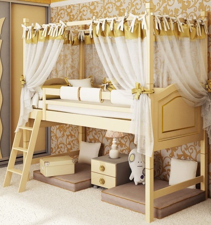 letto a baldacchino nella cameretta di una bambina