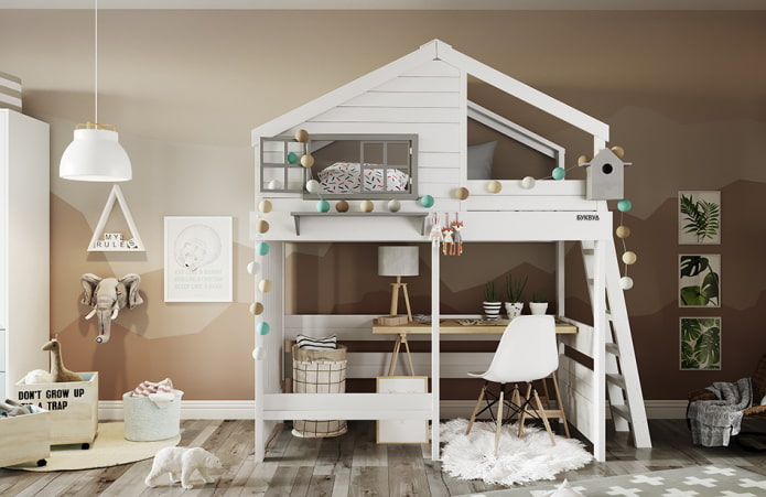 letto a forma di casa con postazione di lavoro nella cameretta dei bambini