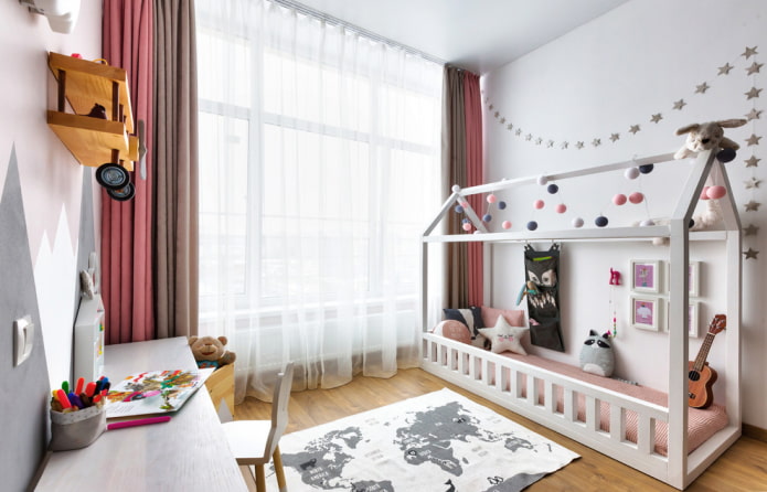 letto a forma di casa in stile scandinavo