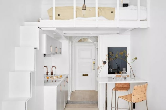 letto sotto il soffitto