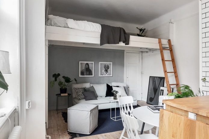 letto sopra il soffitto nel soggiorno