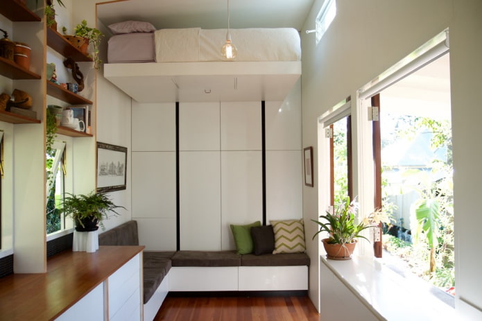 letto sotto il soffitto in stile moderno