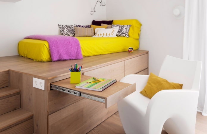 letto a podio nella cameretta dei bambini