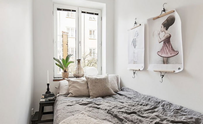 letto in una stanza stretta