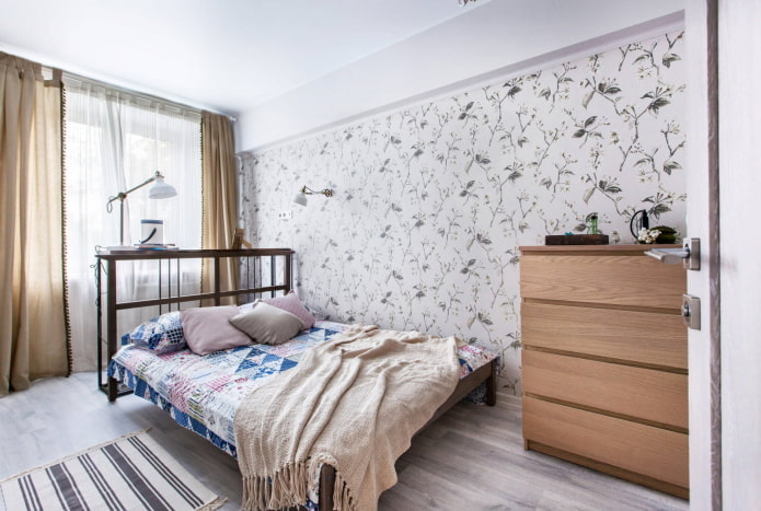 letto con testiera alla finestra
