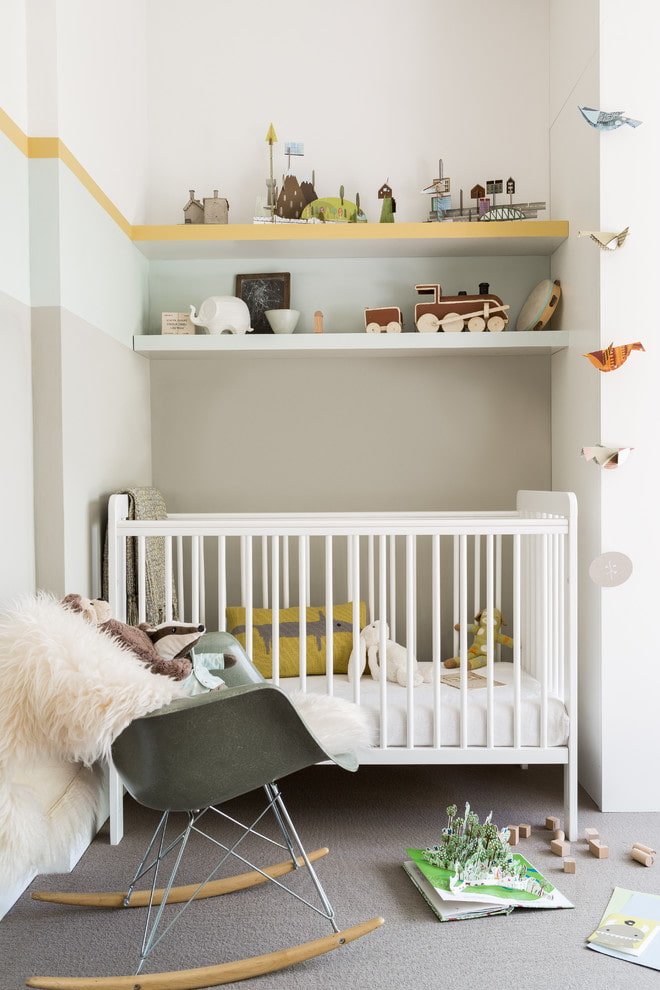 nicchia con lettino per bambini all'interno