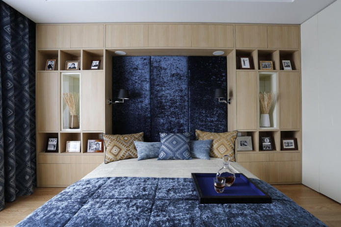 nicchia con un letto all'interno della camera da letto