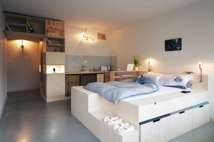 letto a podio in soggiorno
