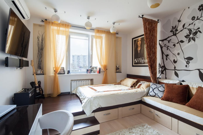 letto su un podio in un monolocale