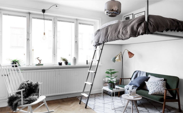 letto sotto il soffitto