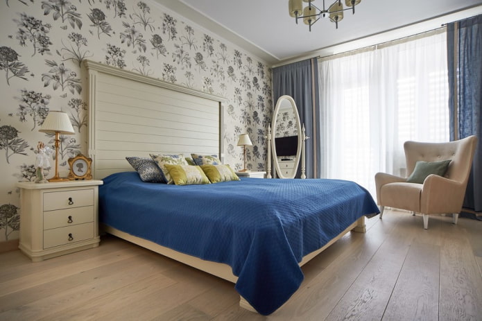 letto in legno in stile provenzale