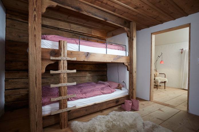 letto in legno grezzo per interni