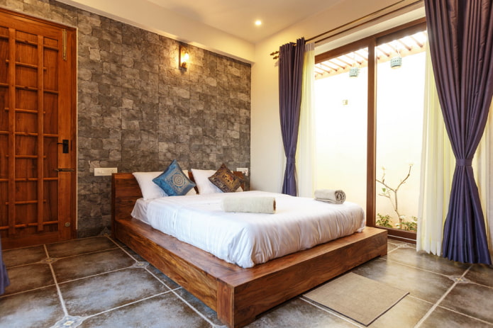 letto in legno in stile orientale