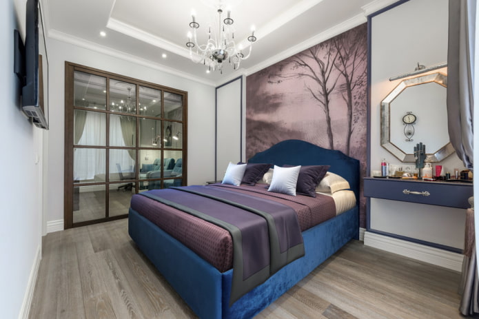 letto con testiera blu all'interno