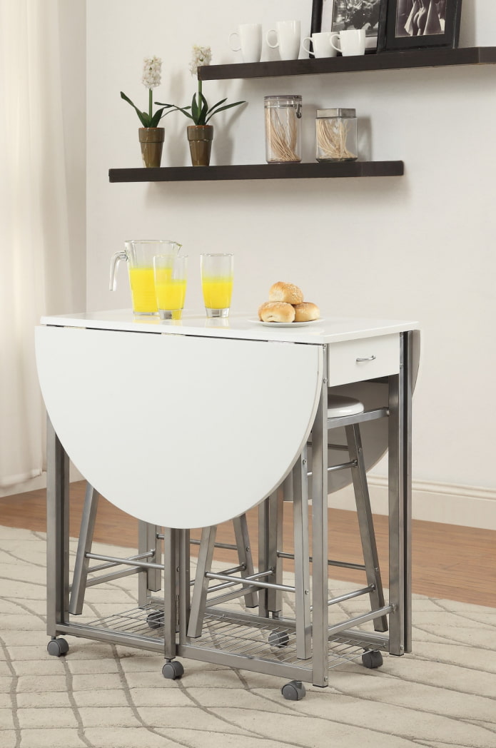 tavolo rotondo pieghevole in cucina