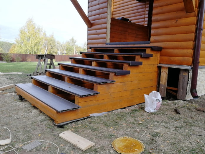 gradini in composito di legno-polimero