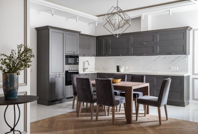 Set da cucina a L e sedie imbottite