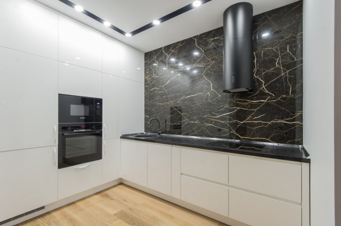 grembiule fino al soffitto