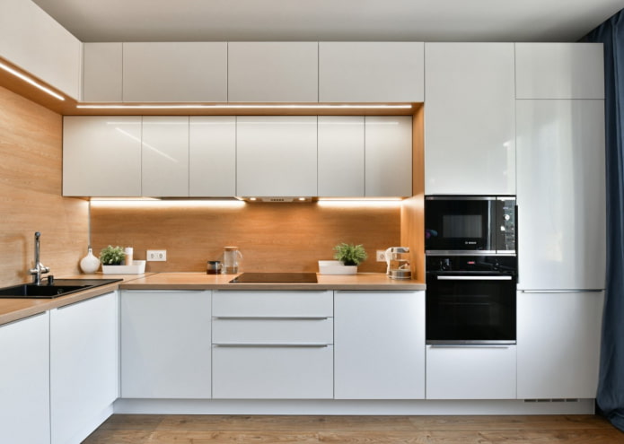 mobili alti fino al soffitto