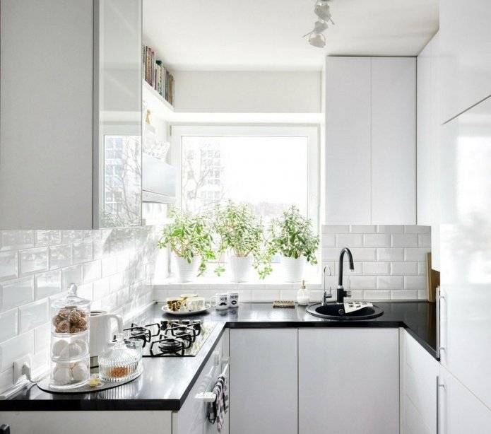piccola cucina con set a U