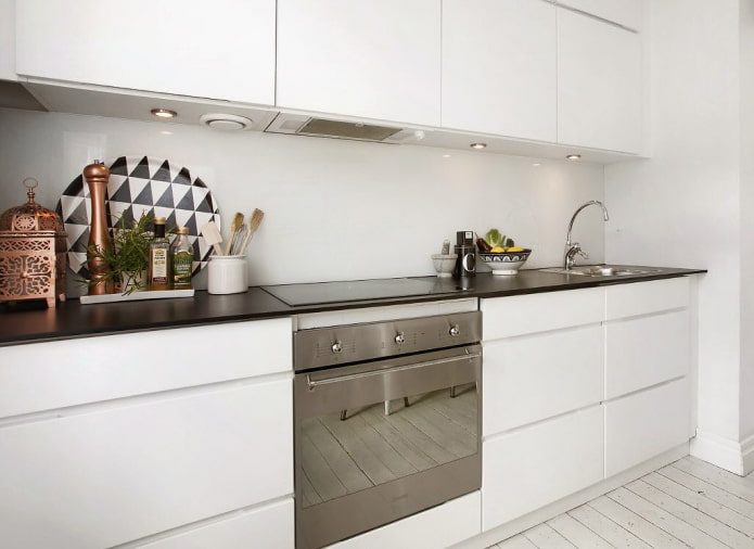 cucina con frontali fresati
