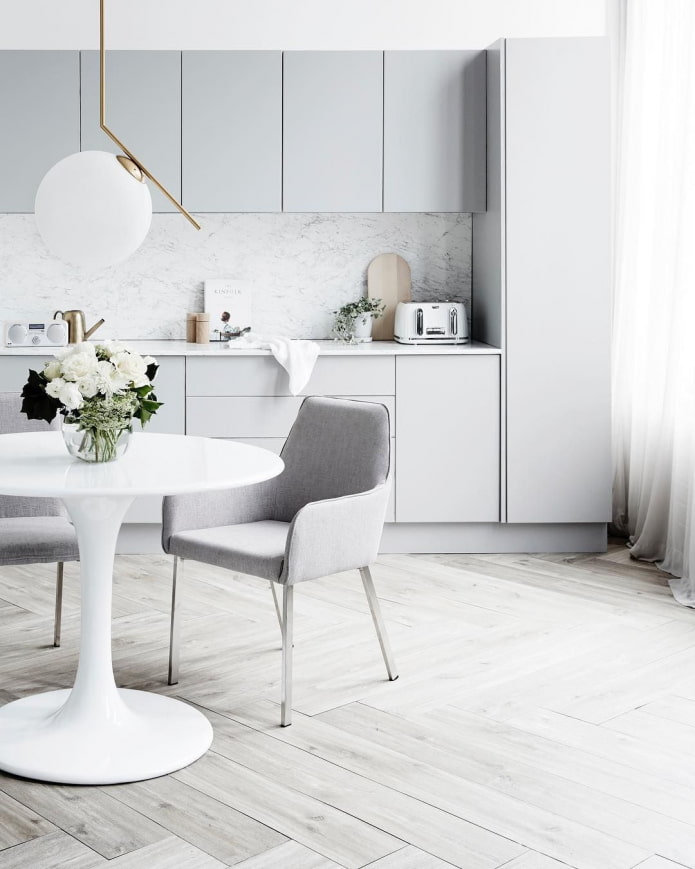 cucina grigia in stile moderno