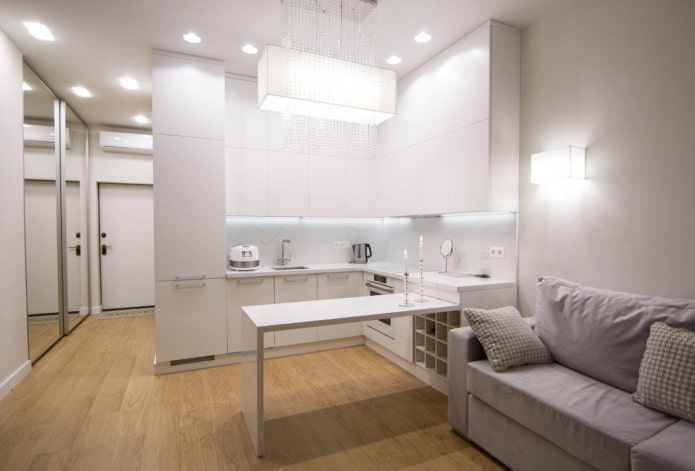Interno di cucina-soggiorno di 15 metri quadrati in stile high-tech