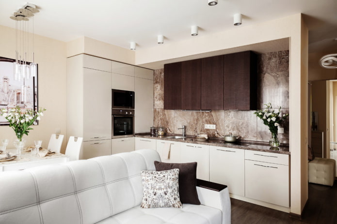set da cucina all'interno della cucina-soggiorno