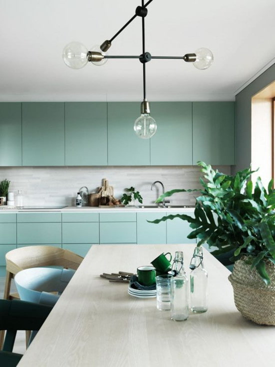cucina colorata minimalista