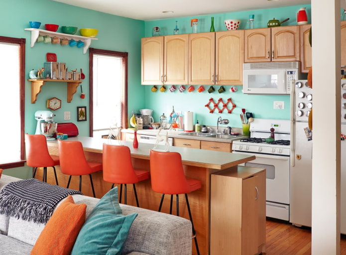 cucina luminosa con pareti color menta