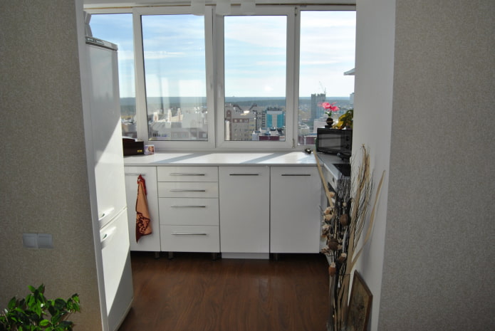 disposizione delle zone cucina sulla loggia