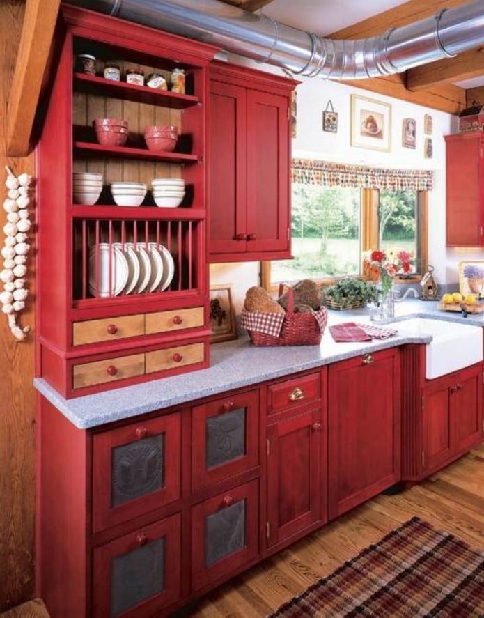 cucina colorata nella dacia